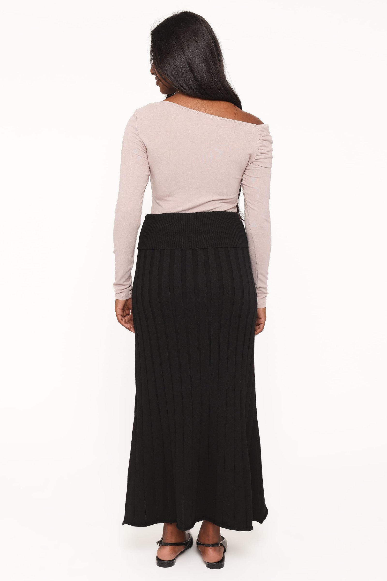 Vilma Knitted Pleated Midi Skirt - Black — view 5