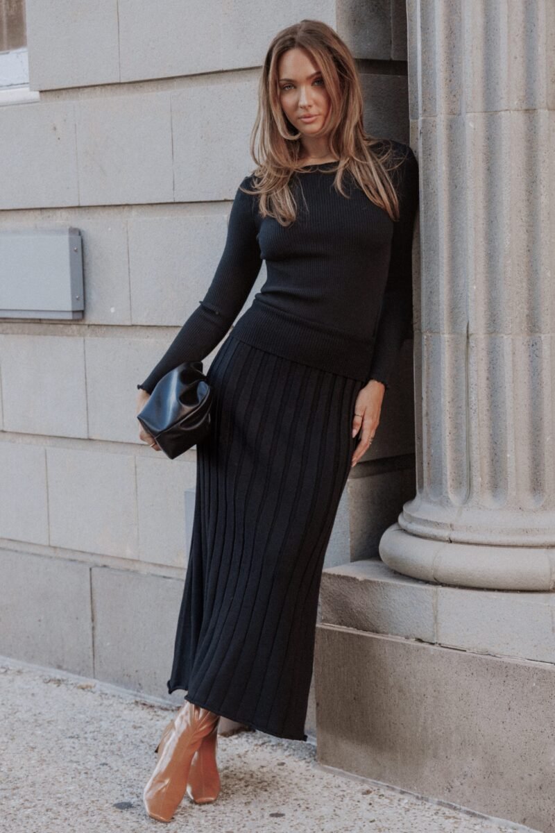 Vilma Knitted Pleated Midi Skirt - Black — view 1